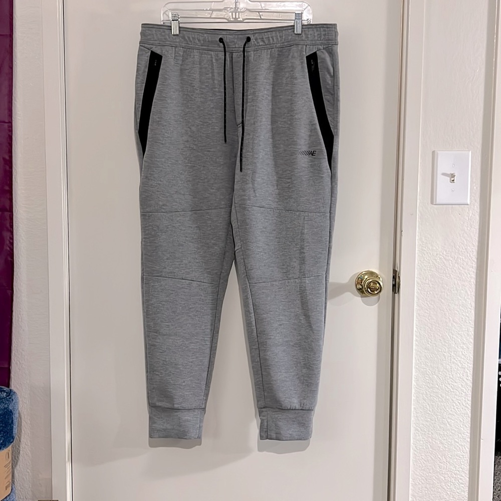 Mens AE Joggers, Size Large